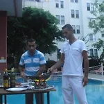 מלון דירות Caprice 2*