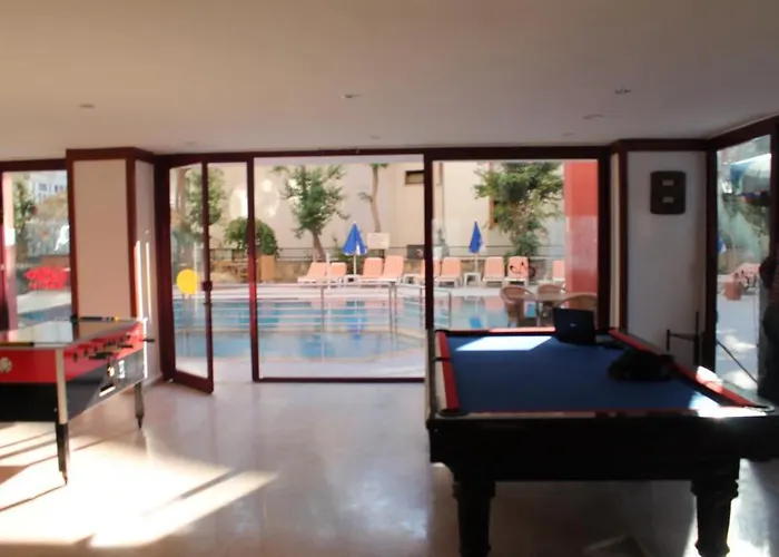 Caprice Aparthotel 2*